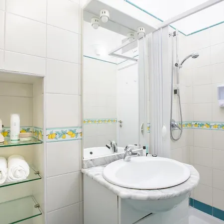 Brezza Marina-Authentic Sorrento Flat By The Beach Exterior photo
