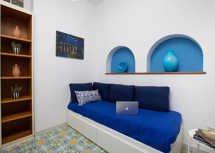 Brezza Marina-Authentic Sorrento Flat By The Beach